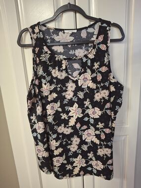 Maurices Black Floral Keyhole Tank